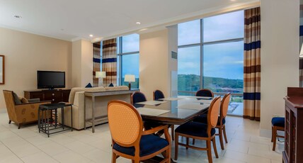 Hilton Branson Convention Center Room Type - 1 KING PRESIDENTAL CONDO