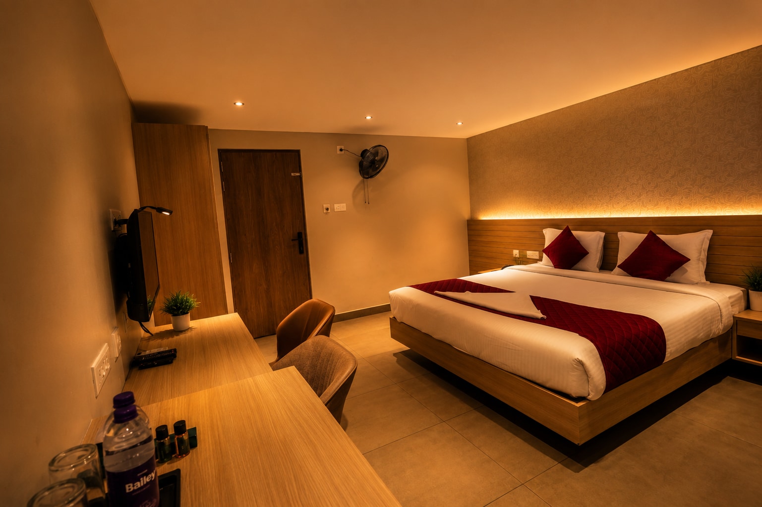Hypolux Business Hotel - Tap to explore photos