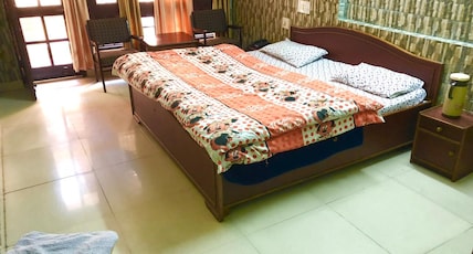 Hotel Manjul Room Type - DELUXE ROOM- With Balcony Hotel Manjul Room Type - DELUXE ROOM- With Balcony