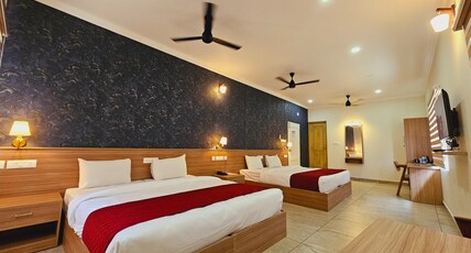 Esaa Airport Hotel Room Type - SUPERIOR FAMILY ROOM