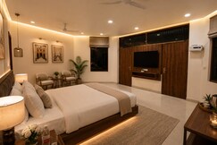 Photos of Shri Radha Bihari By Zenith Suites