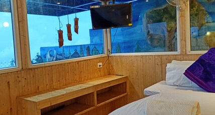 Syamantac Villa Room Type - Ground Floor Woodhouse D Shape bed