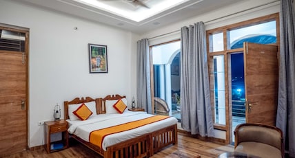 Ranthambore Jalsa Room Type - SUPER DELUXE ROOM WITH GARDEN VIEW Ranthambore Jalsa Room Type - SUPER DELUXE ROOM WITH GARDEN VIEW