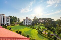 Amantran Hotel & Resort