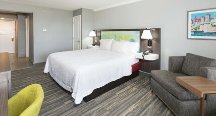 Hampton Inn Saint Augustine Beach Room Type - 1 KING STUDIO W WHIRLPL NS