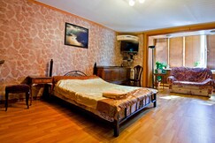 Lessor Apartment 102