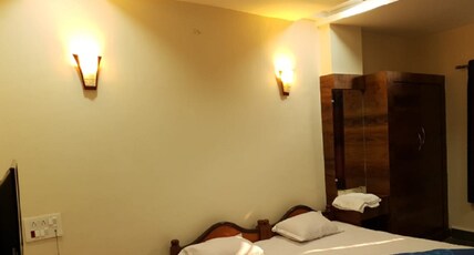 Hotel Vardaan Room Type - Deluxe AC
