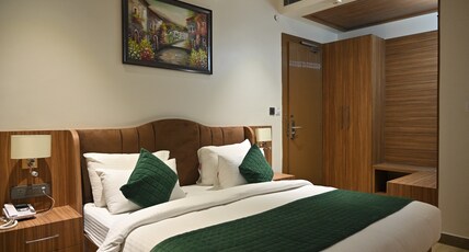 Hotel Gold In Leaf Room Type - Club Royal Room