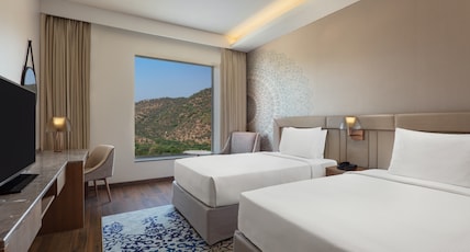 DoubleTree by Hilton, Jaipur, Amer Room Type - Premium Twin Room - Aravali View DoubleTree by Hilton, Jaipur, Amer Room Type - Premium Twin Room - Aravali View