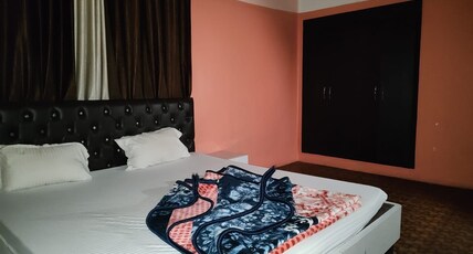 Royal Chetna Banquet Hall Room Type - Deluxe Room