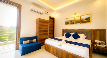 Maa Durga Dham Room Type - Deluxe Room With Balcony