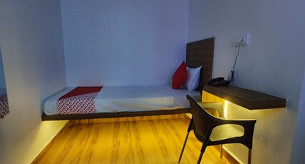 SUKH PALACE Room Type - SINGLEX WITH AC