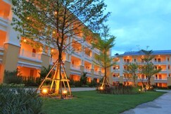 OYO 75659 Palette The One Residence Hotel