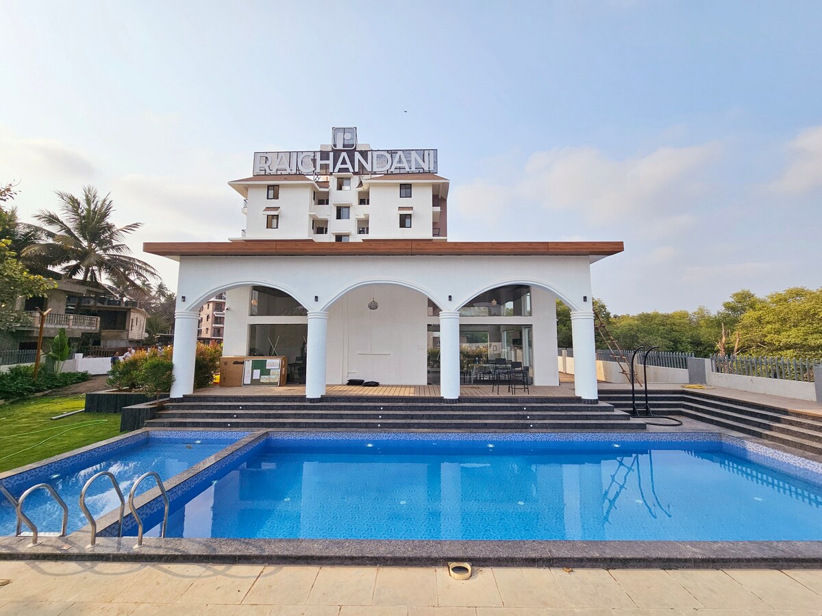 Walk In Closet Studio Apartmentl Candolim Goa C304 - Tap to explore photos