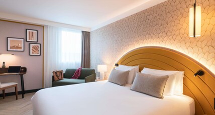 Mercure Chartres Est Room Type - Privilege Room - 1 double bed and 1 single sofa bed