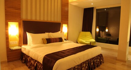 The Purple Leaf Hotel Room Type - Deluxe Room