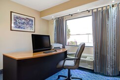 Days Inn & Suites by Wyndham Tampa near Ybor City