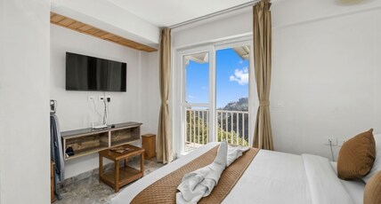The Landour Wood House Room Type - Queen Room with Balcony The Landour Wood House Room Type - Queen Room with Balcony