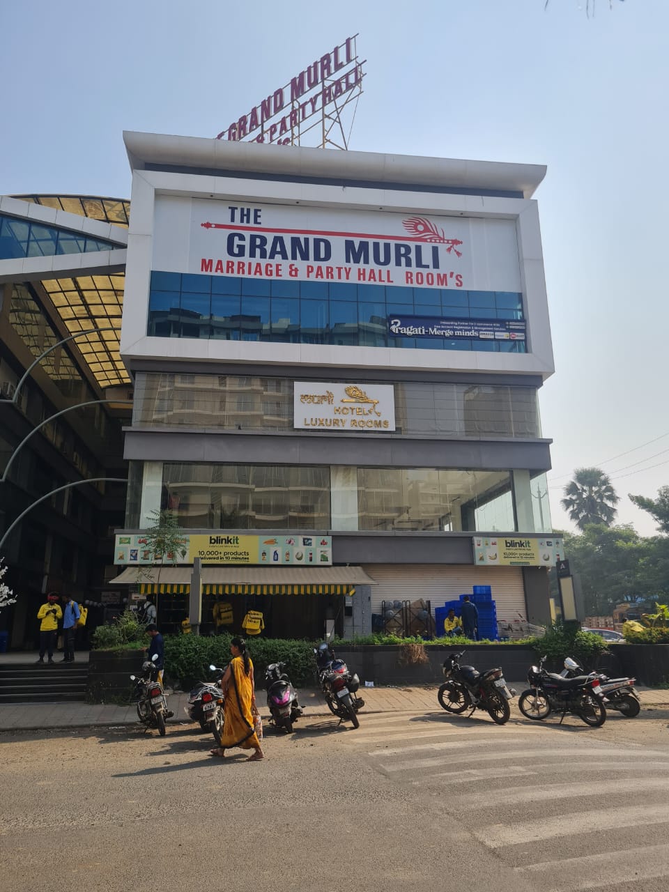 MURLI HOTEL LUXURY ROOMS - Tap to explore photos