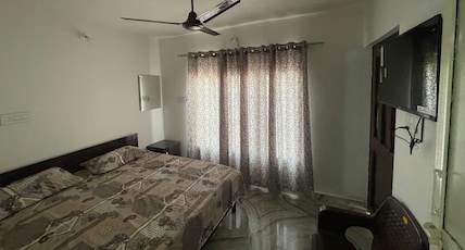 HOTEL GREY INN Room Type - Family Room Bed with City View