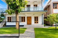 Zenways Private Villa Near to beach quieter bed walk to cliff