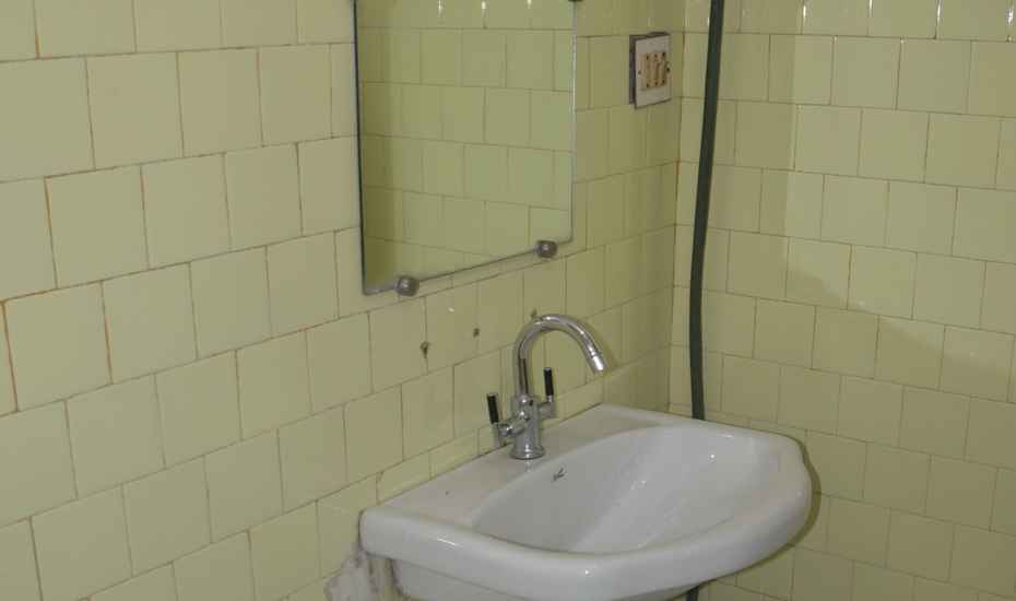Ram's Ratna Guest House - Tap to explore photos