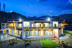 Summer Inn - 10 mins From the Leh Airport