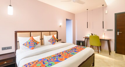 FabHotel The White Cliff Inn - Near Max Hospital Saket Room Type - Deluxe Room