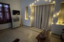 Peaceful 2BHK Retreat Cozy stay near Decathlon