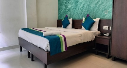 Hotel Global Inn | Lift | Parking | Food Room Type - Standard Room Hotel Global Inn | Lift | Parking | Food Room Type - Standard Room
