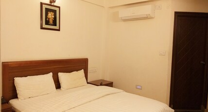 The Lounge Business Hotel Room Type - STANDARD DOUBLE AC