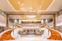 Royal Plaza on Scotts