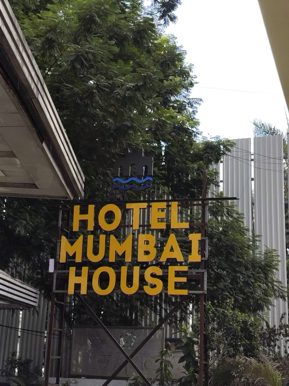 Hotel Mumbai House Thane - Tap to explore photos