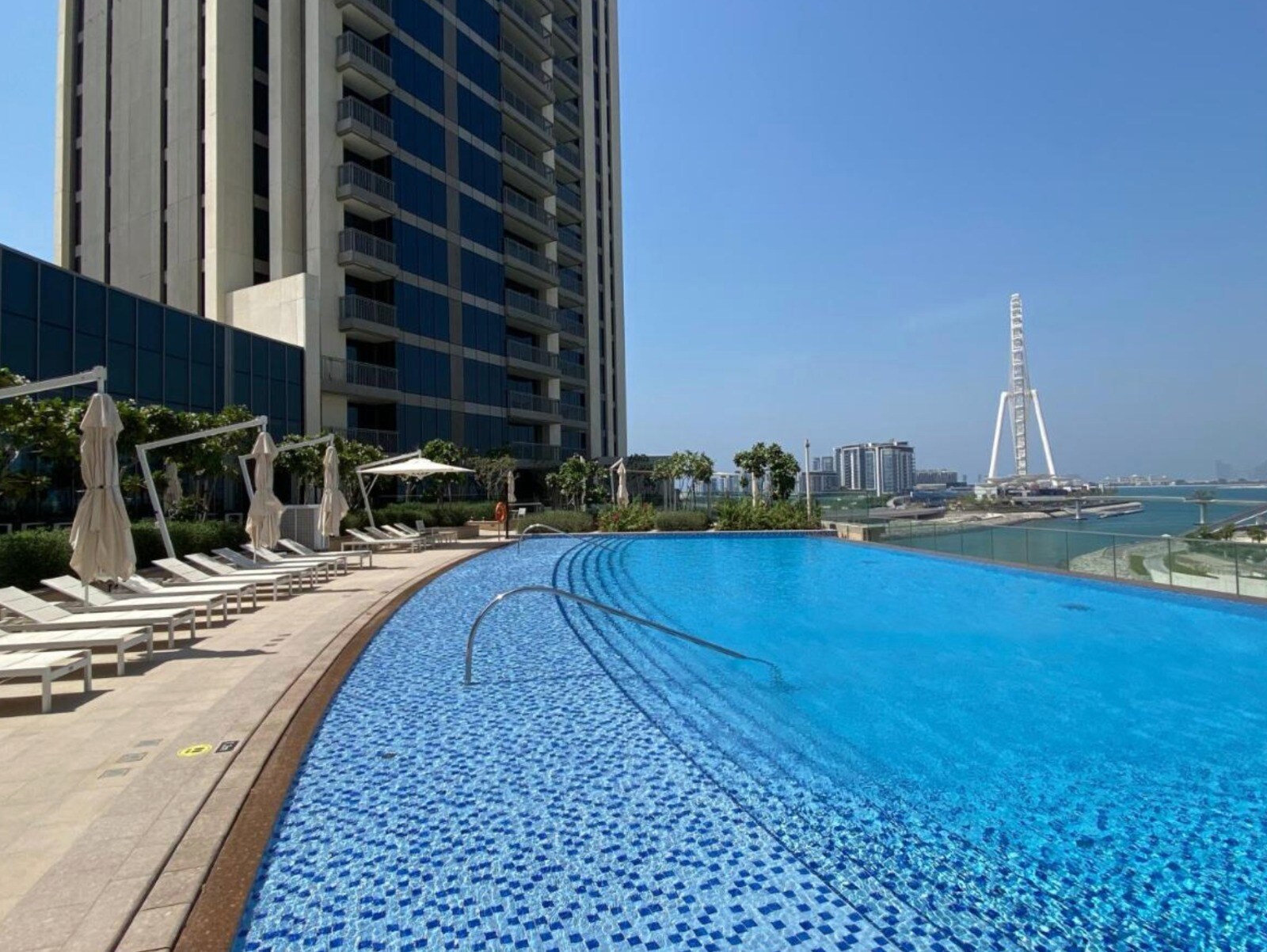 Luxurious Apartments Dubai Marina Views - Tap to explore photos