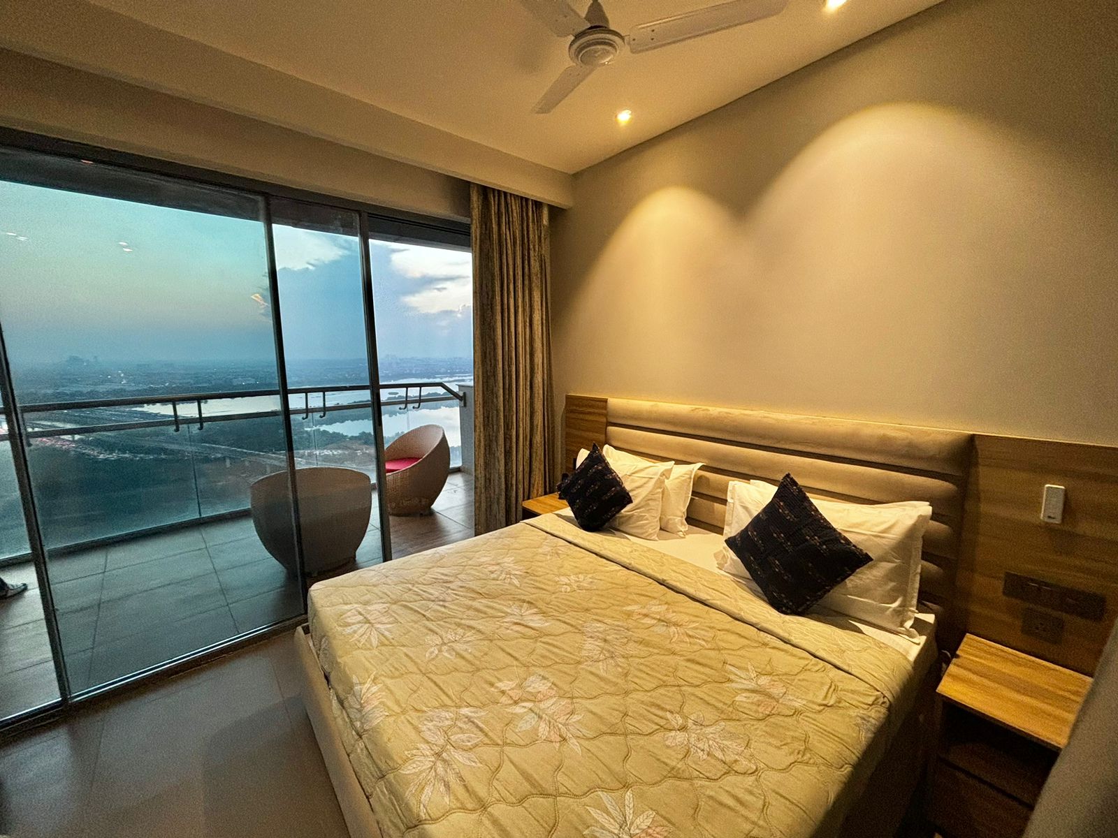 Veer - Tap to explore photos