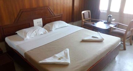 Akshay Residency Room Type - king Bedded Double non AC room