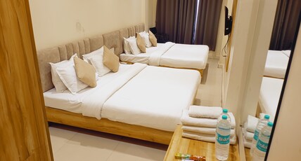 Hotel Anubhuti Room Type - Deluxe Quadruple Room