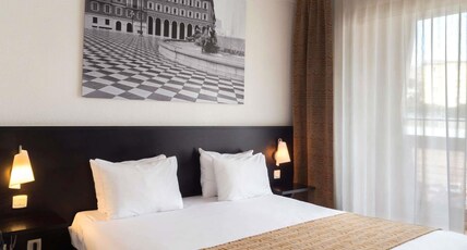 Aparthotel Adagio Nice Promenade des Anglais Room Type - Apartment with 1 bedroom for 4 people, view of the town