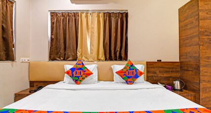 DAK PLAZA New Town Room Type - Luxury Room with King Bed