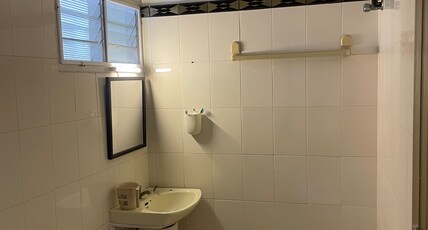 The Circle Hostel Chennai Velachery - Near DLF Downtown Room Type - Bed in 6-Bed Mixed Dorm with Ensuite Bathroom