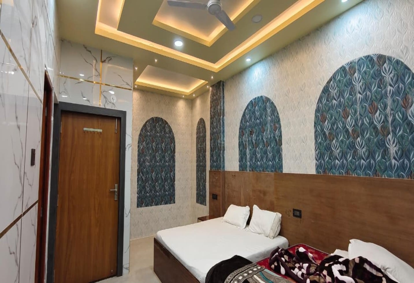 HOTEL VIJAY SHREE (LUXURY BANQUET) - Tap to explore photos