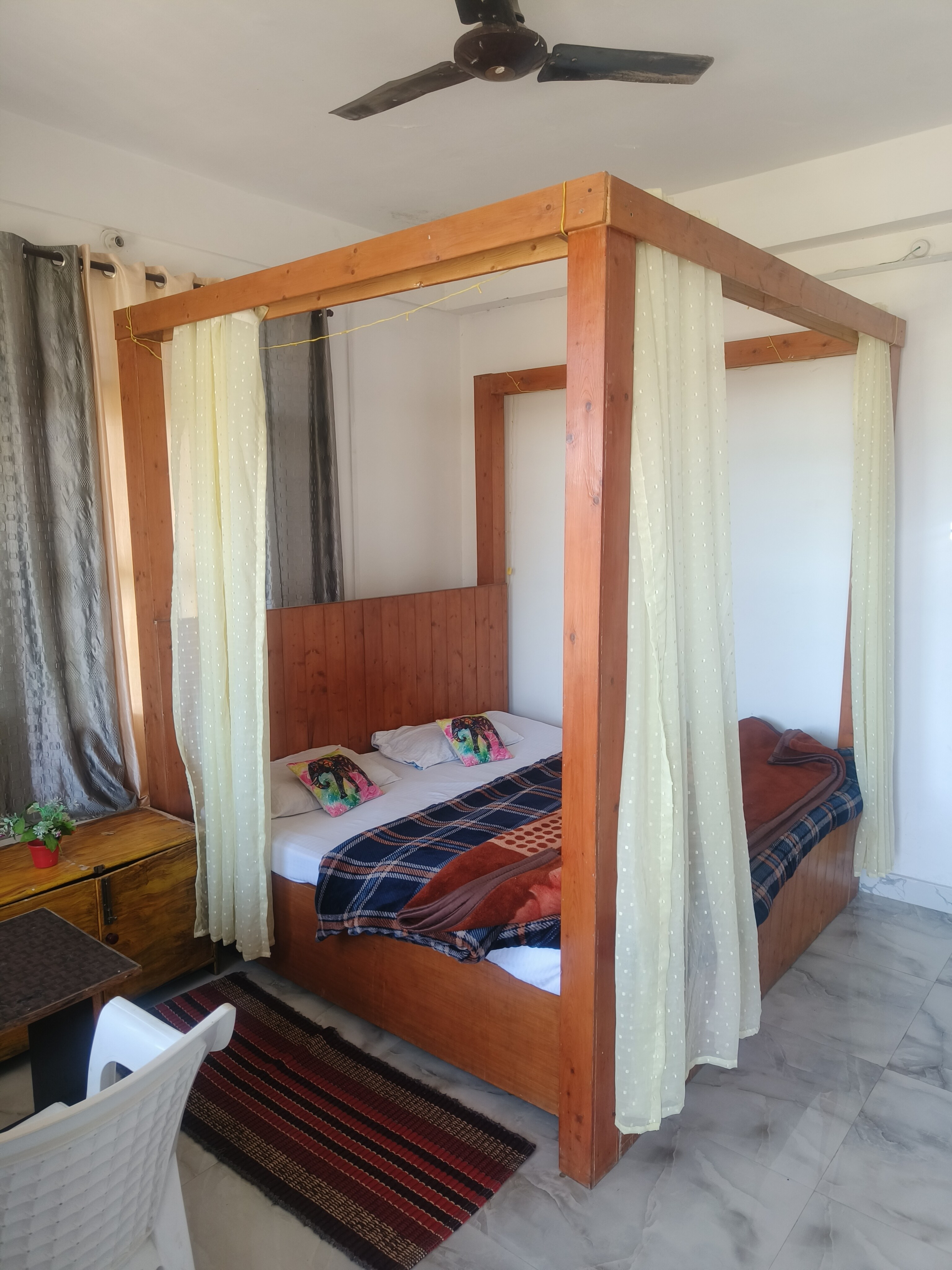Sheetal Homestay Kasauli - Tap to explore photos