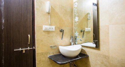 Vishala's The Raj Kesar Regency Room Type - Comfort Room -Lake View