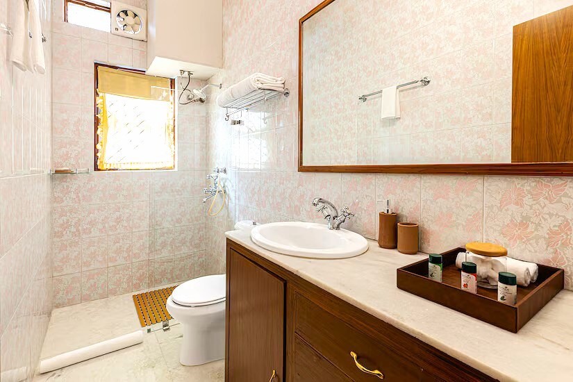 V are Family Lion's Den Garden Wing | 3BR in 7BHK hill-top luxury Estate - Tap to explore photos