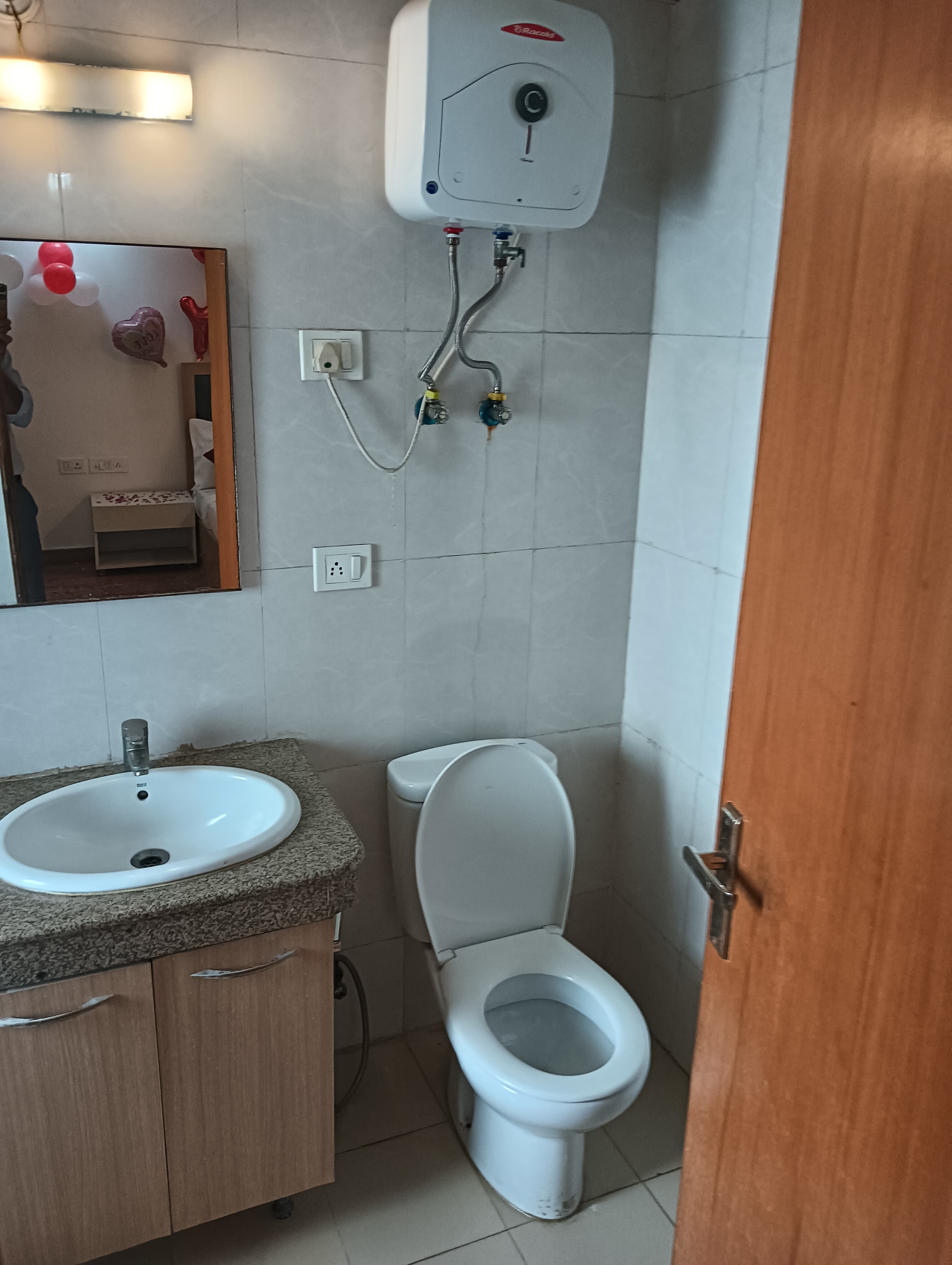 Golden Inn Noida Expressway - Tap to explore photos