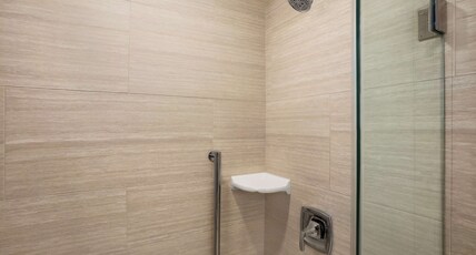 Embassy Suites by Hilton McAllen Convention Center Room Type - 1 KING PREMIUM STE NOSMOK