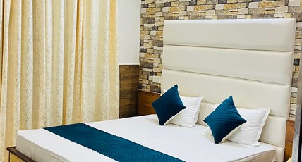 Hotel Vasu Regency Room Type - Super Deluxe Room