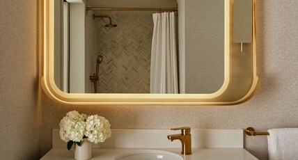 70 Park Avenue Room Type - 2 Queen City View Bath Shower Combination