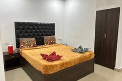 Jerrisa Paradise Deluxe rooms in Calangute