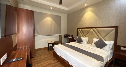 Murliwala Hotel and Restaurant Vrindavan Room Type - Deluxe Room
